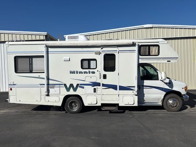 2003 Winnebago Minnie – READY FOR ADVENTURE!