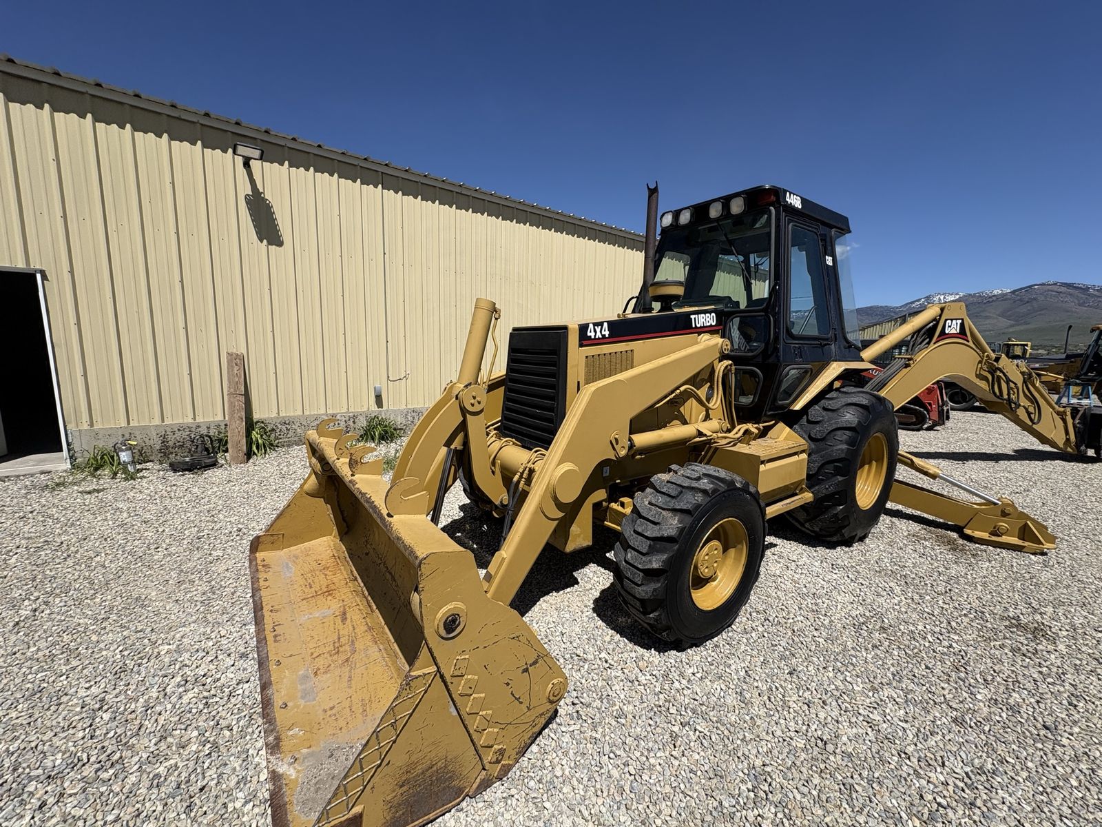 2001 Cat 446B backhoe 4x4 5500 hours