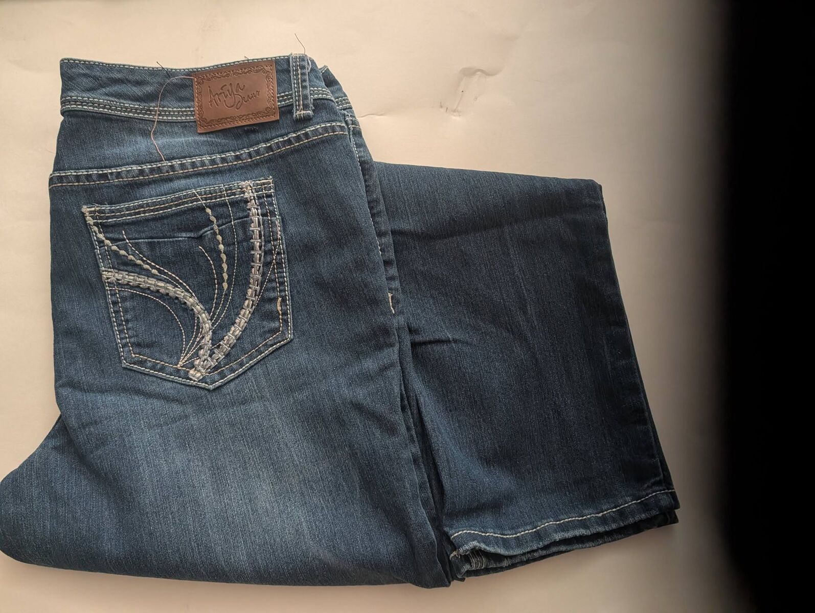 Women/Teen's Ariya Jeans