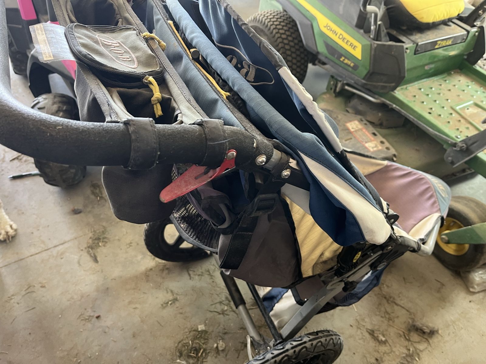 BOB Jogging Stroller with Handlebar Organizer and Storage