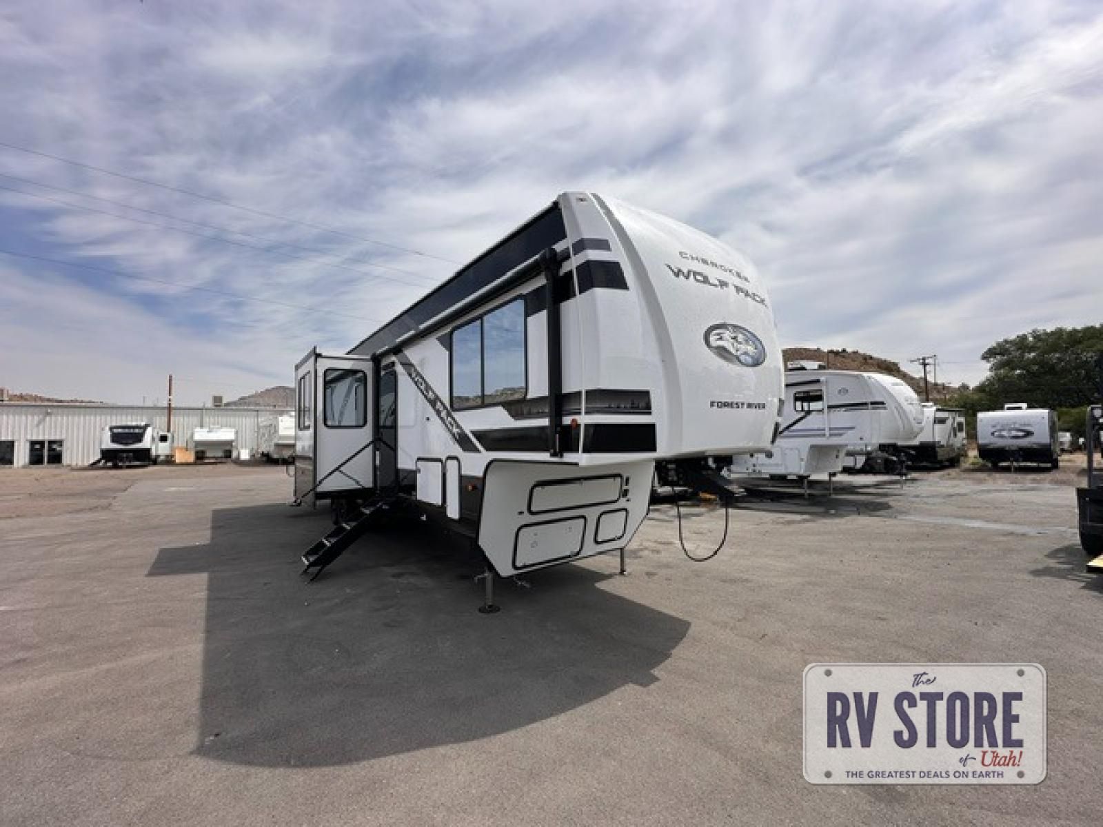 2027 Forest River RV Cherokee Wolf Pack 291PACK16.5 Toy Hauler Fifth Wheel