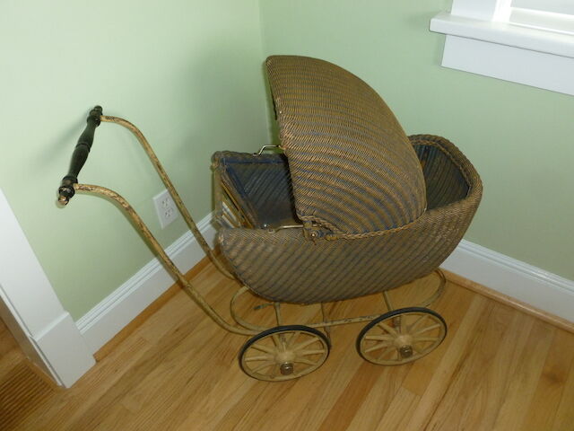 Beautiful Victorian Doll Baby Buggy/Carriage
