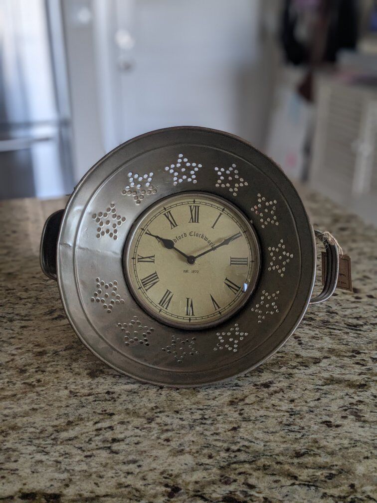Kitchen colander wall clock