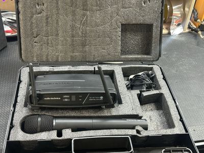 Audio-Technica System 10 Digital Wireless Microphone ATW-1102 – Complete