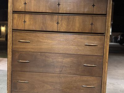 Broyhill Saga Mid Century Dresser