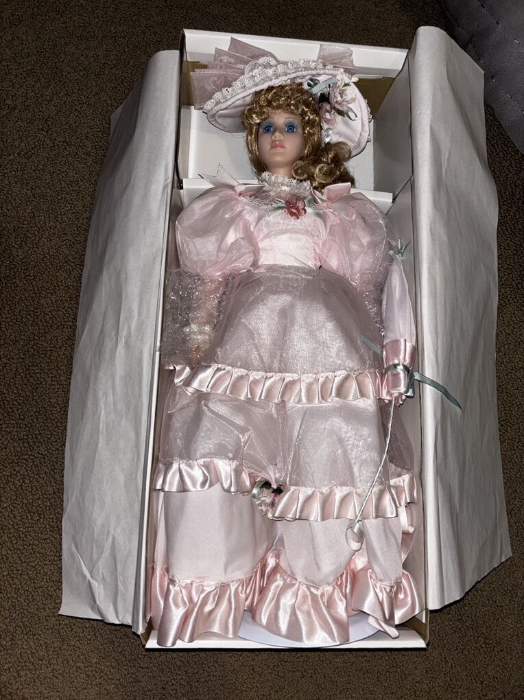 Dynasty Doll Collection Victoria Jane 21 Doll