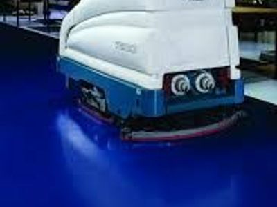 TENNANT FLOOR SCRUBBER 36 INCH SCRUB PATH BATTERY POWERED 36 VOLT