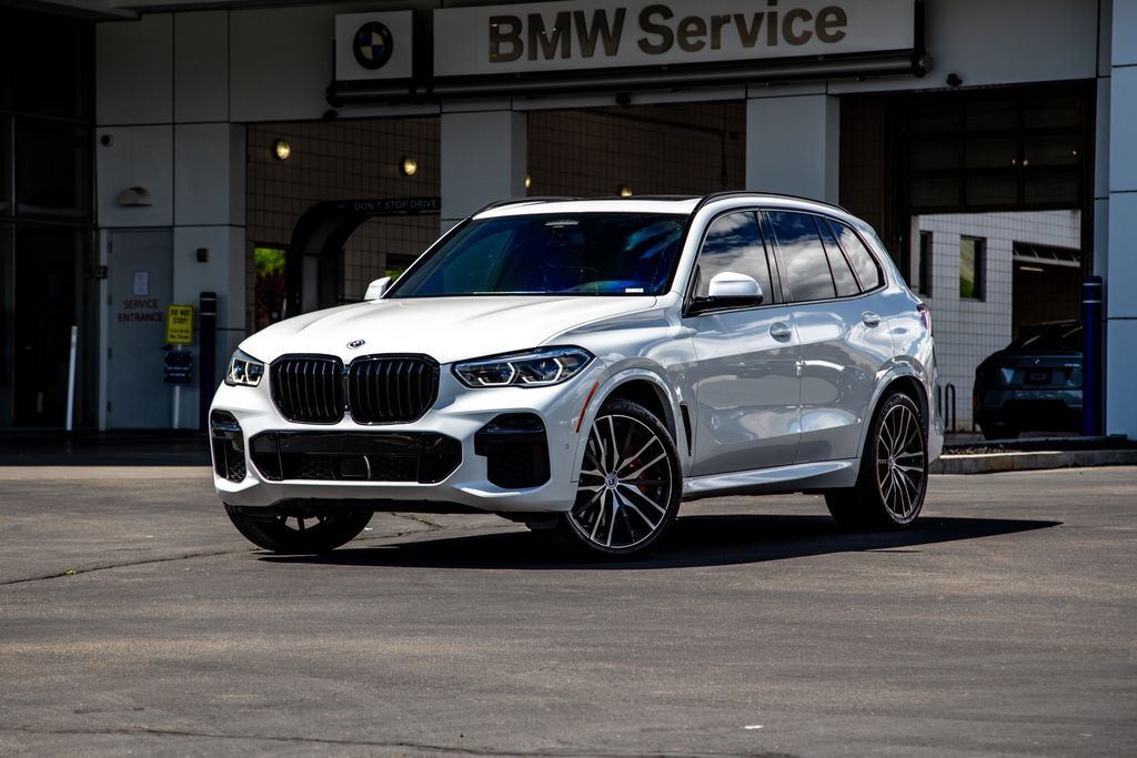 2023 BMW X5 M50i
