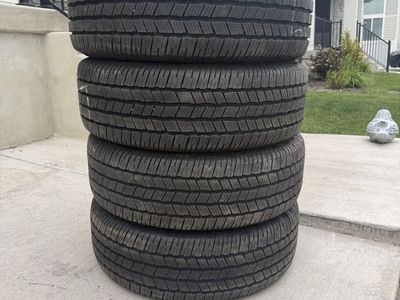 275/60R20 Michelin Defender LTS M/S2 Almost new
