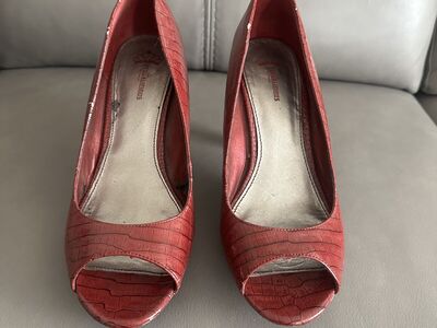 Women's Fergalicious by Fergie open toe heel