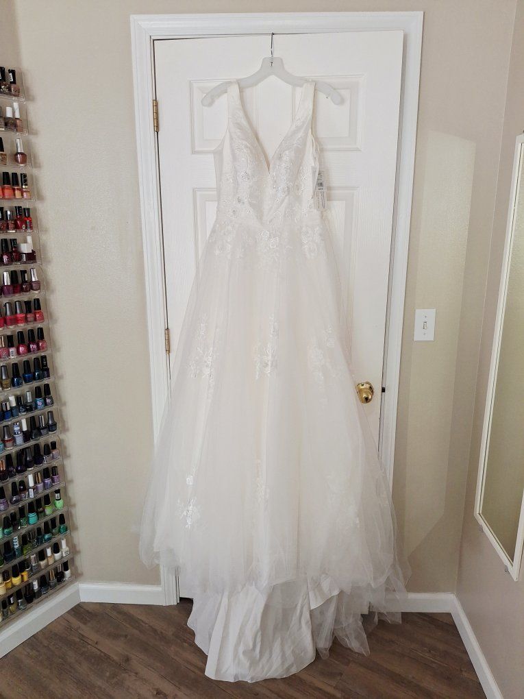 Wedding Dress Size 8