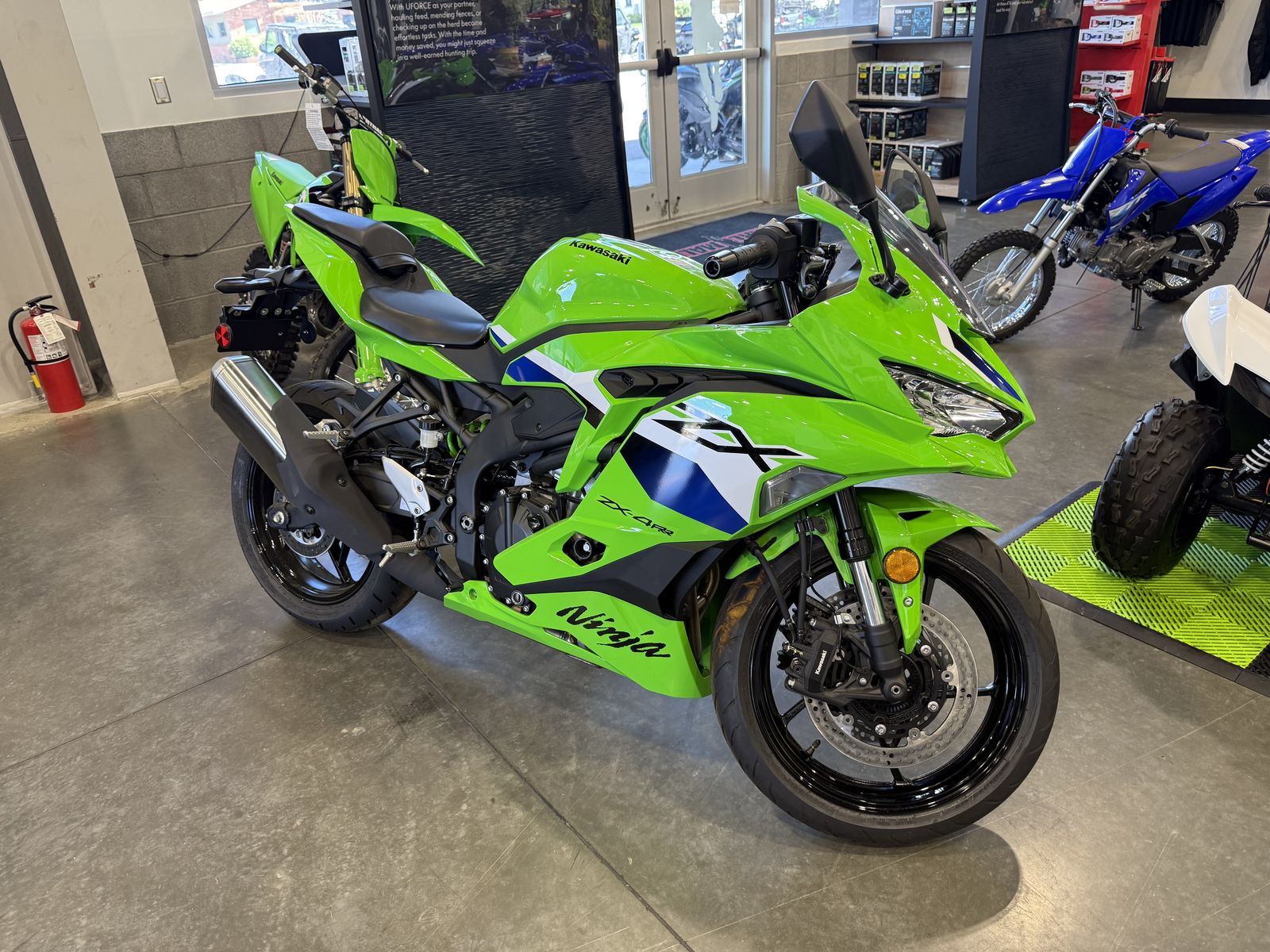 2026 KAWASAKI NINJA ZX-4RR ABS Lime Green - W47273