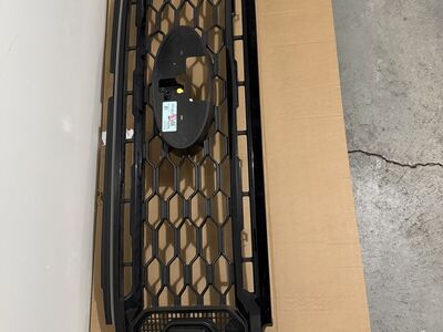 2025 Ford F350 Grill