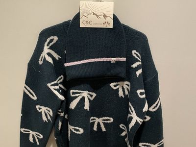 C&C California Women's Bow Pattern Crew Neck Sweater & Beanie Set - Size M