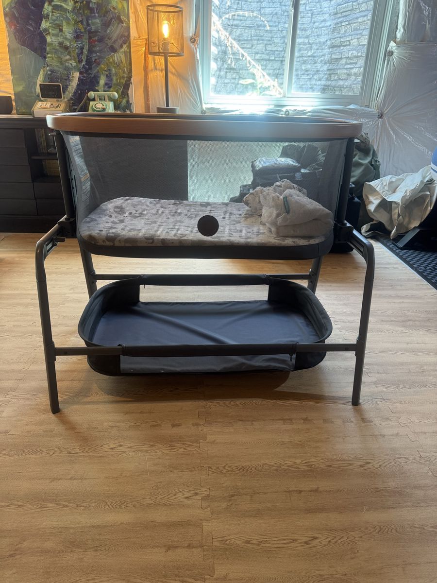 Maxi-Cosi Lora Bedside Bassinet