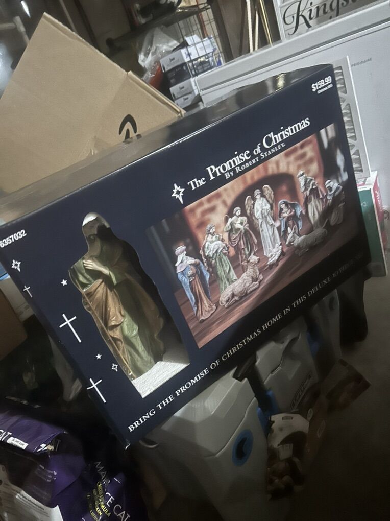 Figurine Nativity Scene