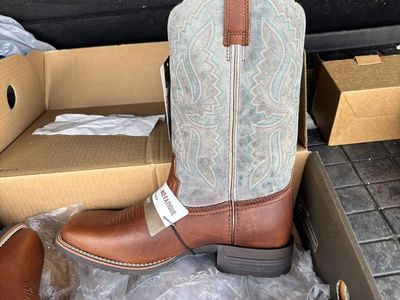 NEW Ariat Women's Hybrid Ranchwork Boots