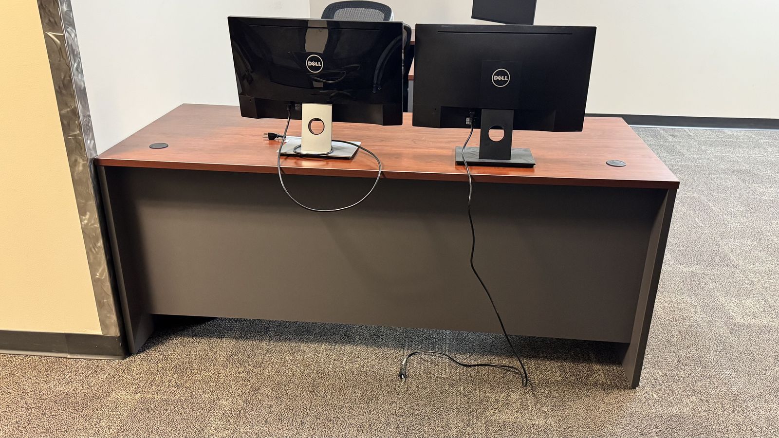 Bush Business Furniture 72” Computer Desk – Commercial Grade – Excellent Condition