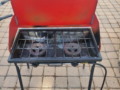 Red Portable Outdoor Gas Cooktop - 2-Burner Camping Stove with Stand and Hose