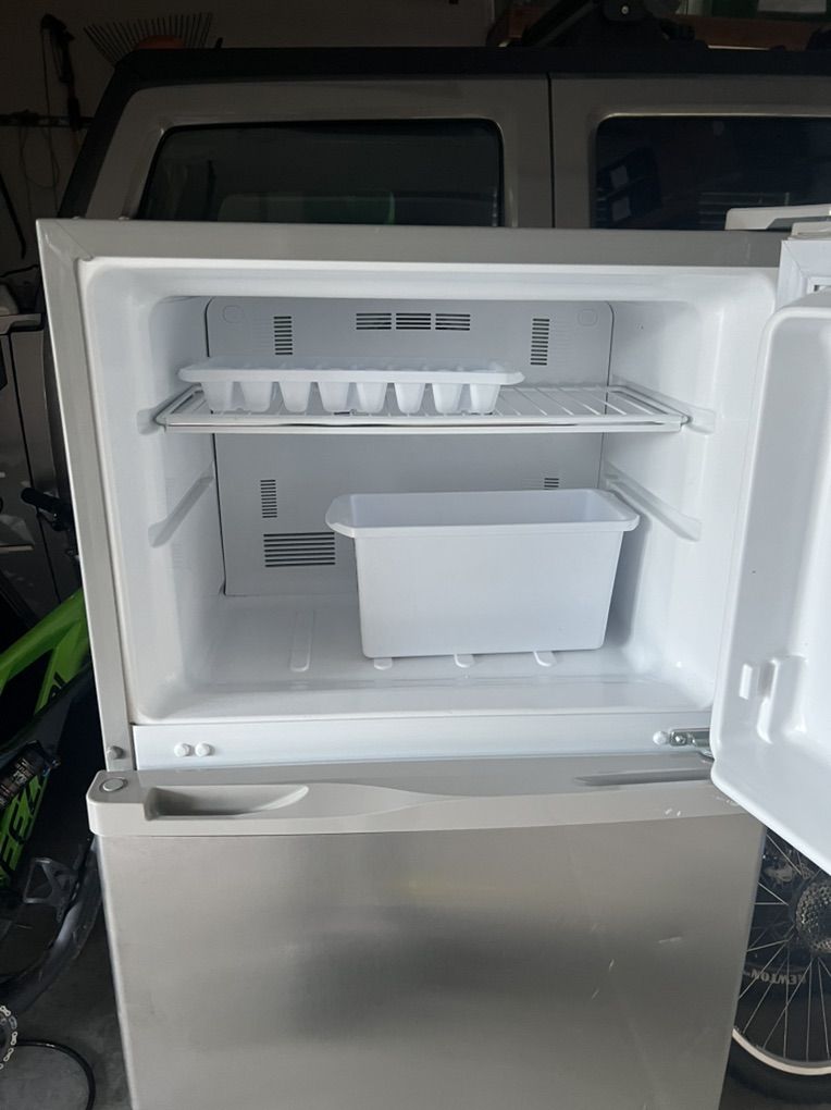 12 cu. ft. Top Freezer Frost Free Refrigerator