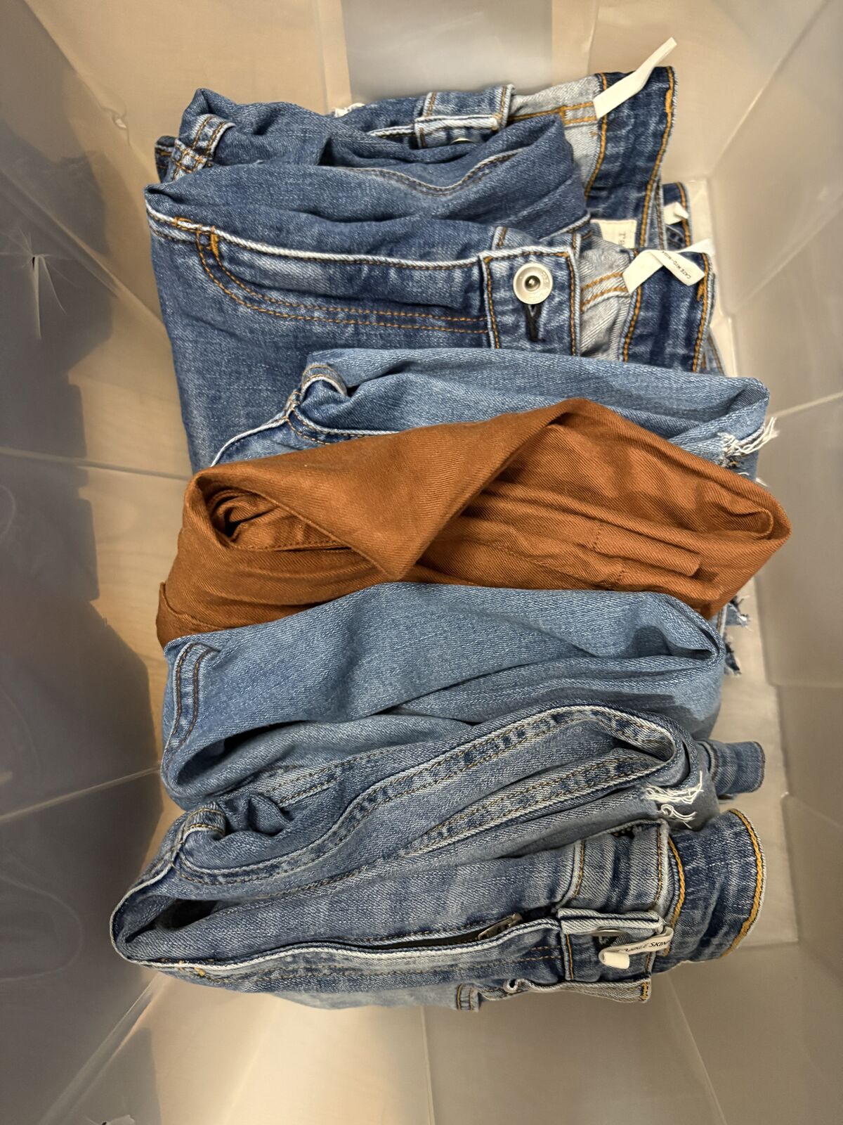 Women’s size 26 & 27 (sizes 2&4) Brand new designer jeans and pants $20 cash/Venmo in Draper