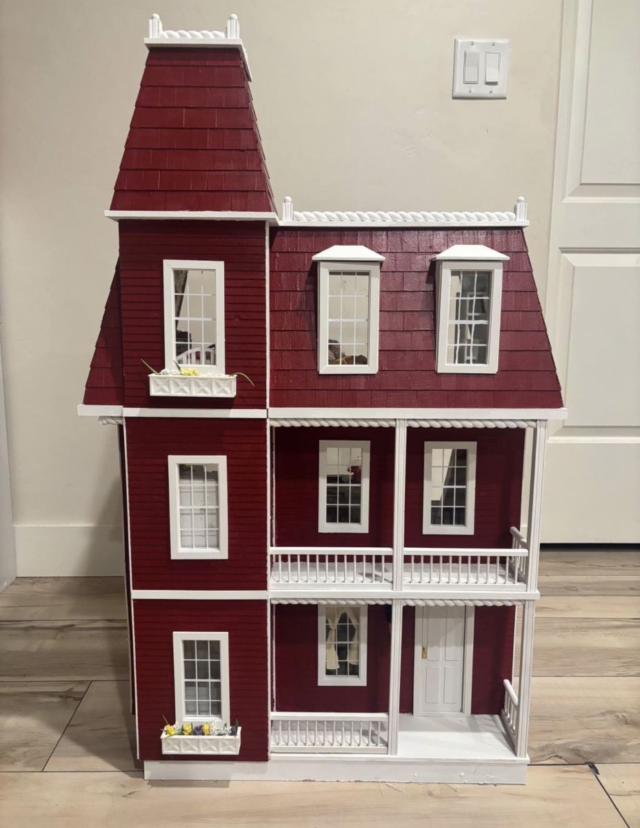 Victorian doll house