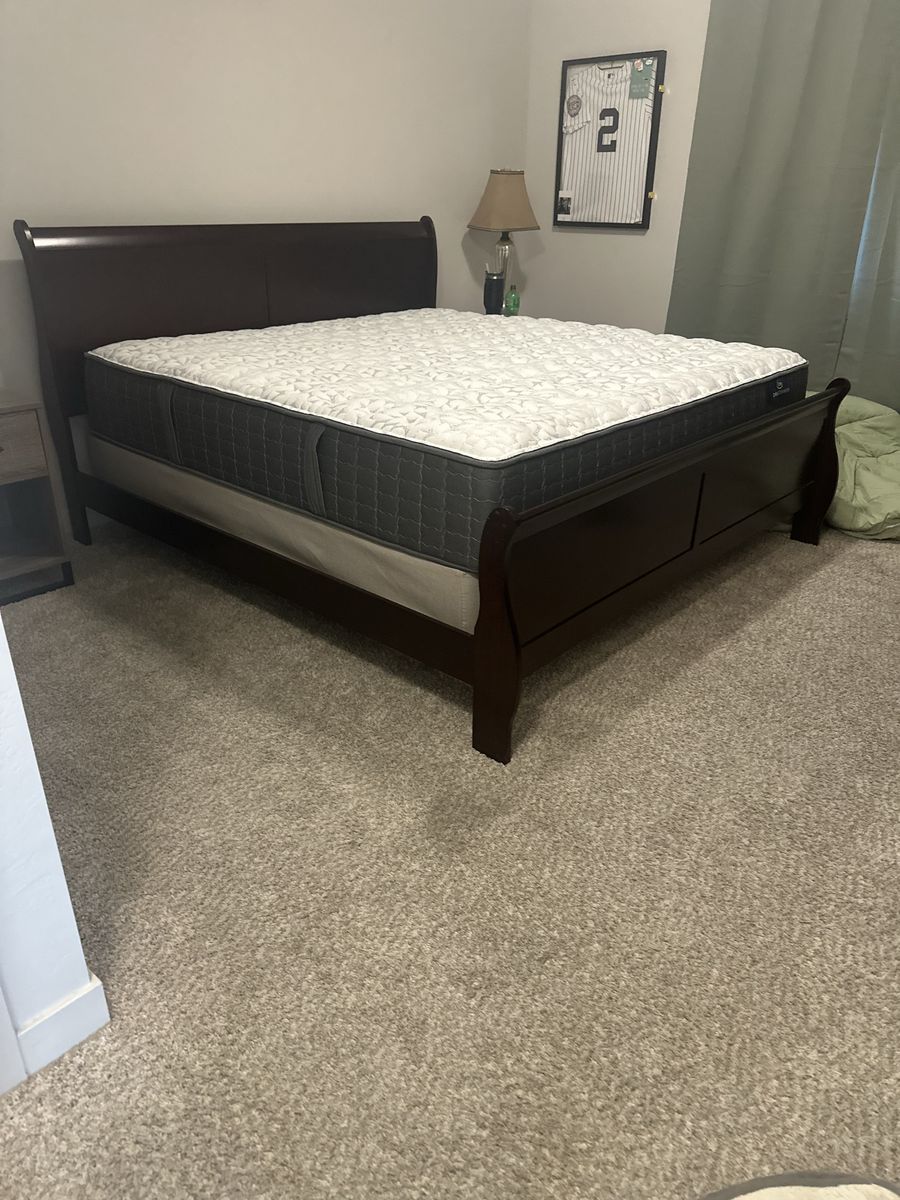 Dark Wood Sleigh Bed Frame - King Size Traditional Style Mattress is Brand new Serta perfect Sleeper 