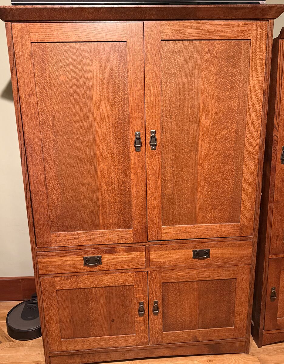 Solid Oak TV Entertainment Center - INCLUDES Samsung 43” QLED TV AND Vizio 5.1 Soundbar.