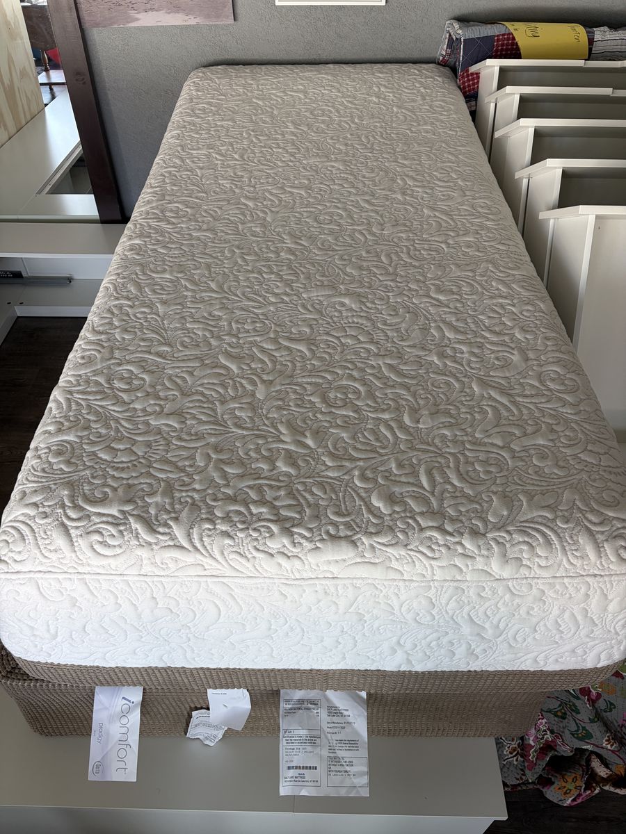 Serta Twin Mattress Extra Long w Boxspring