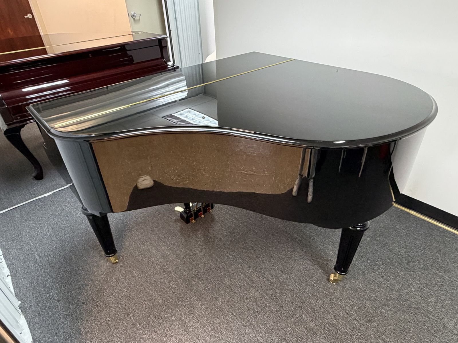Main image 7