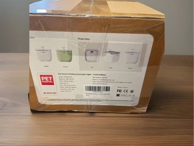 Pet Smart Drinking Fountain WitH Light NeW