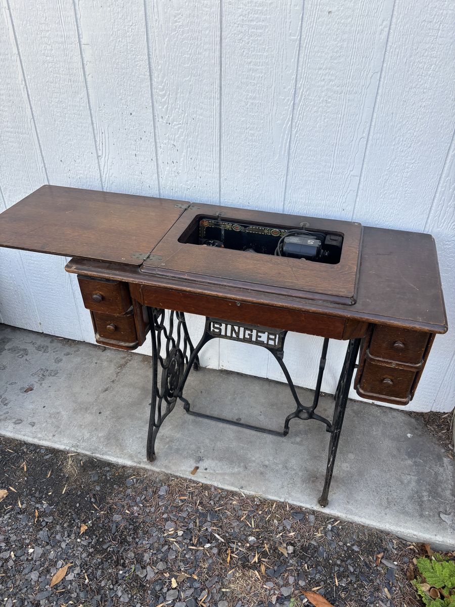 Old Singer Sewing Machin