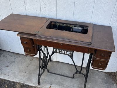 Old Singer Sewing Machin