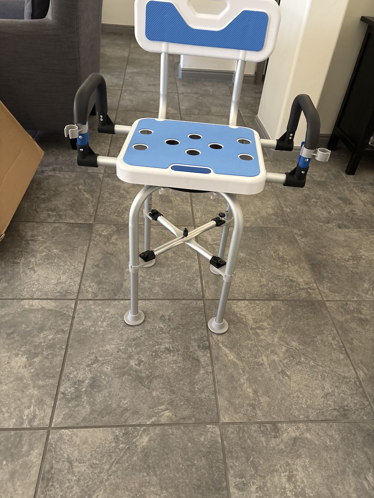 DR SEATS SWIVEL SHOWER CHAIR