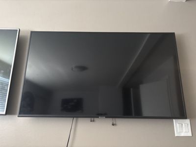 50” Samsung TV