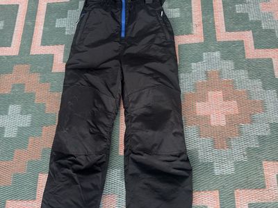 Amazon Essentials Kids Snow Bib Overalls Black M8