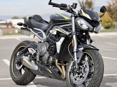 2020 triumph street triple RS