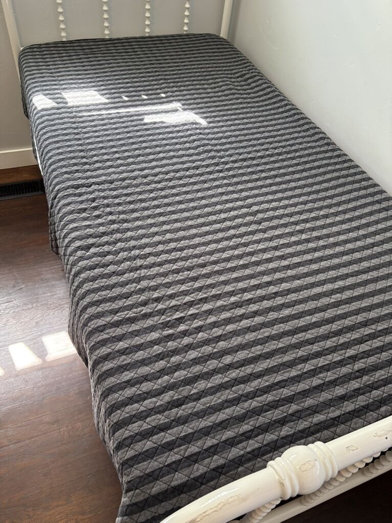 Twin Bed Comforter/blanket