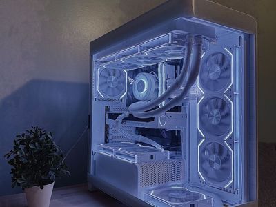 High-End White Gaming PC