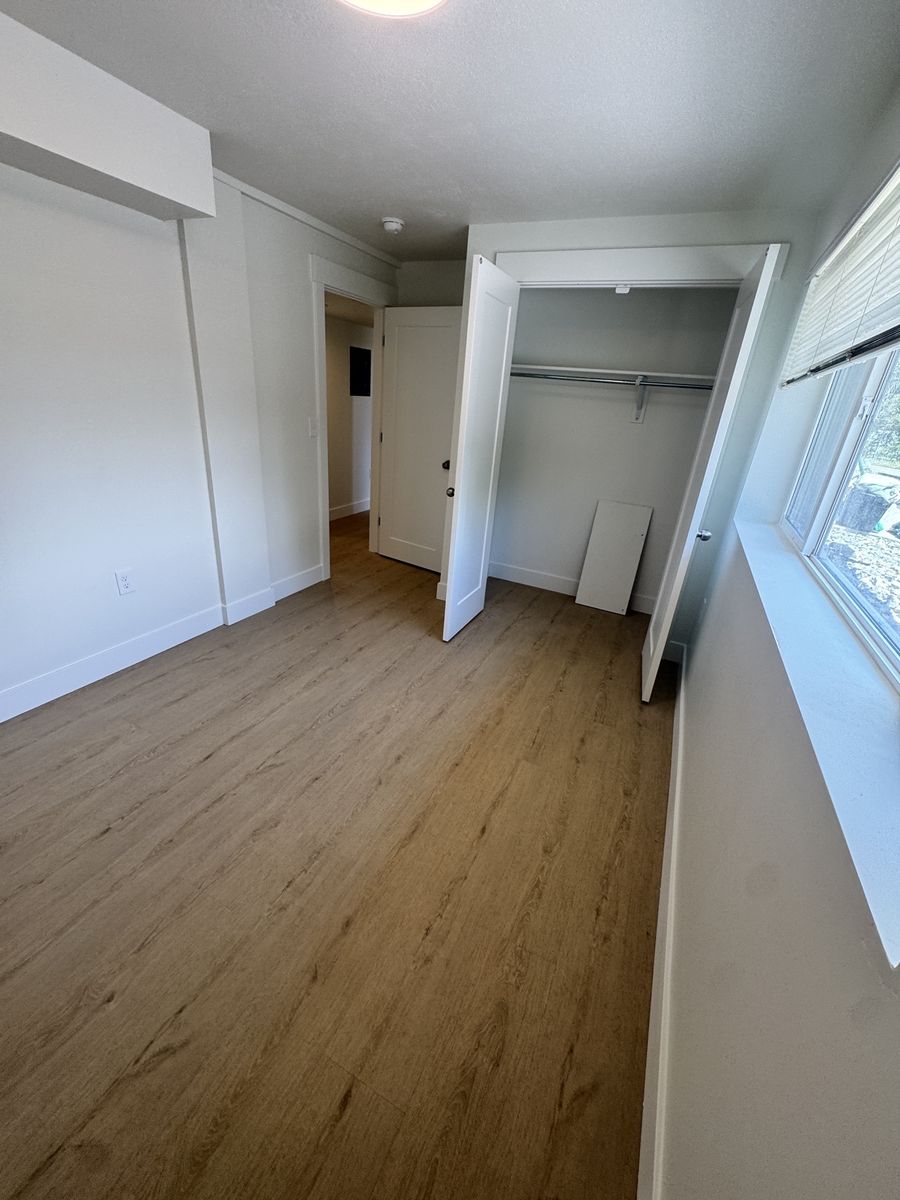 Main image 24