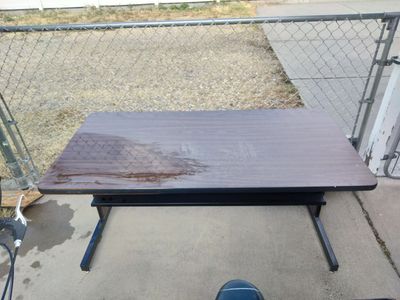 Free desk