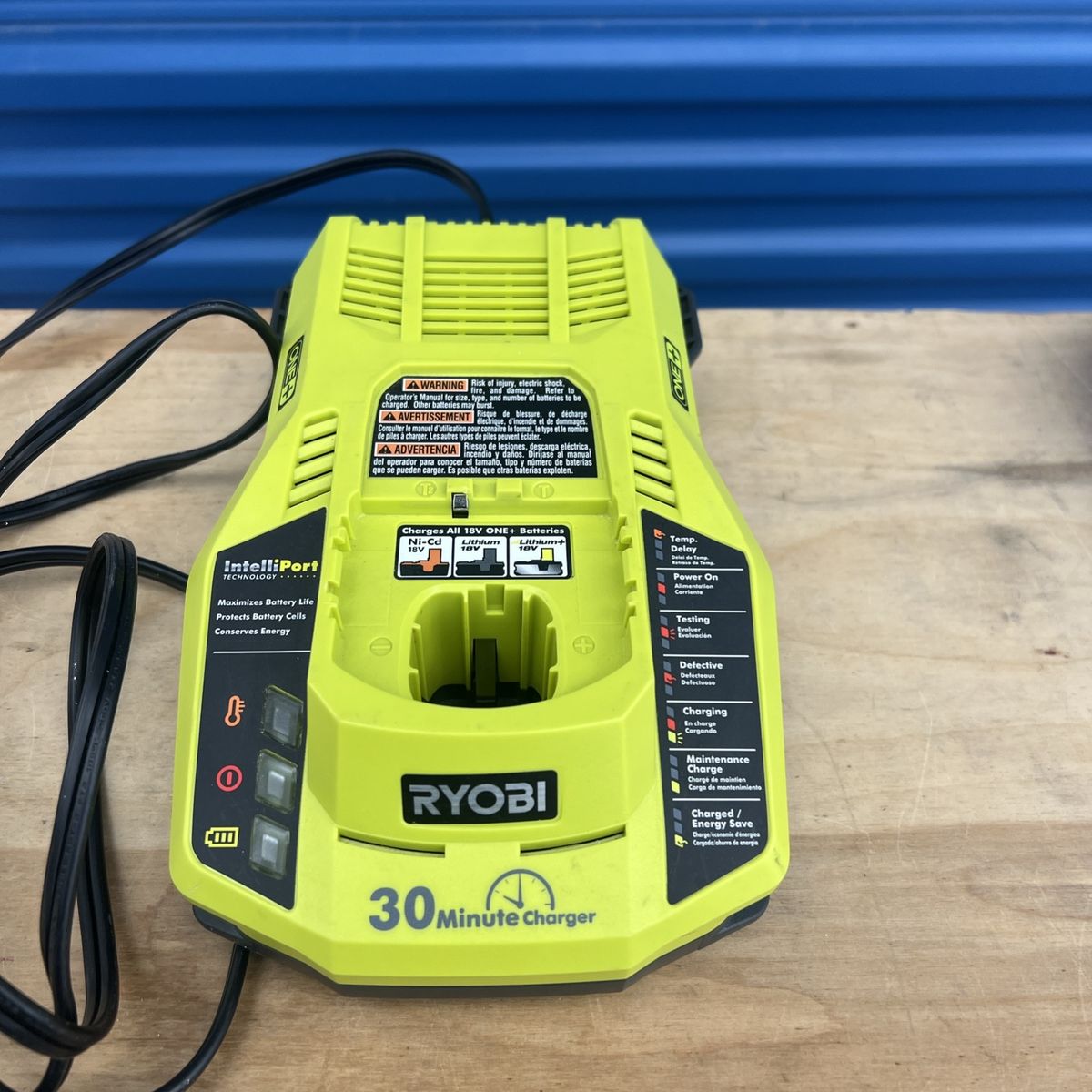 RYOBI P117 ONE+ 18V 30-Minute Battery Charger IntelliPort Ni-Cd & Lithium-Ion