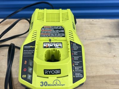 RYOBI P117 ONE+ 18V 30-Minute Battery Charger IntelliPort Ni-Cd & Lithium-Ion