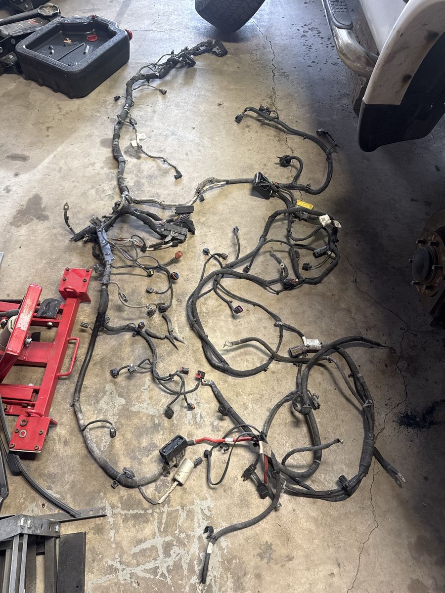 2017 Chevrolet Colorado 2.8 diesel complete engine wiring harness