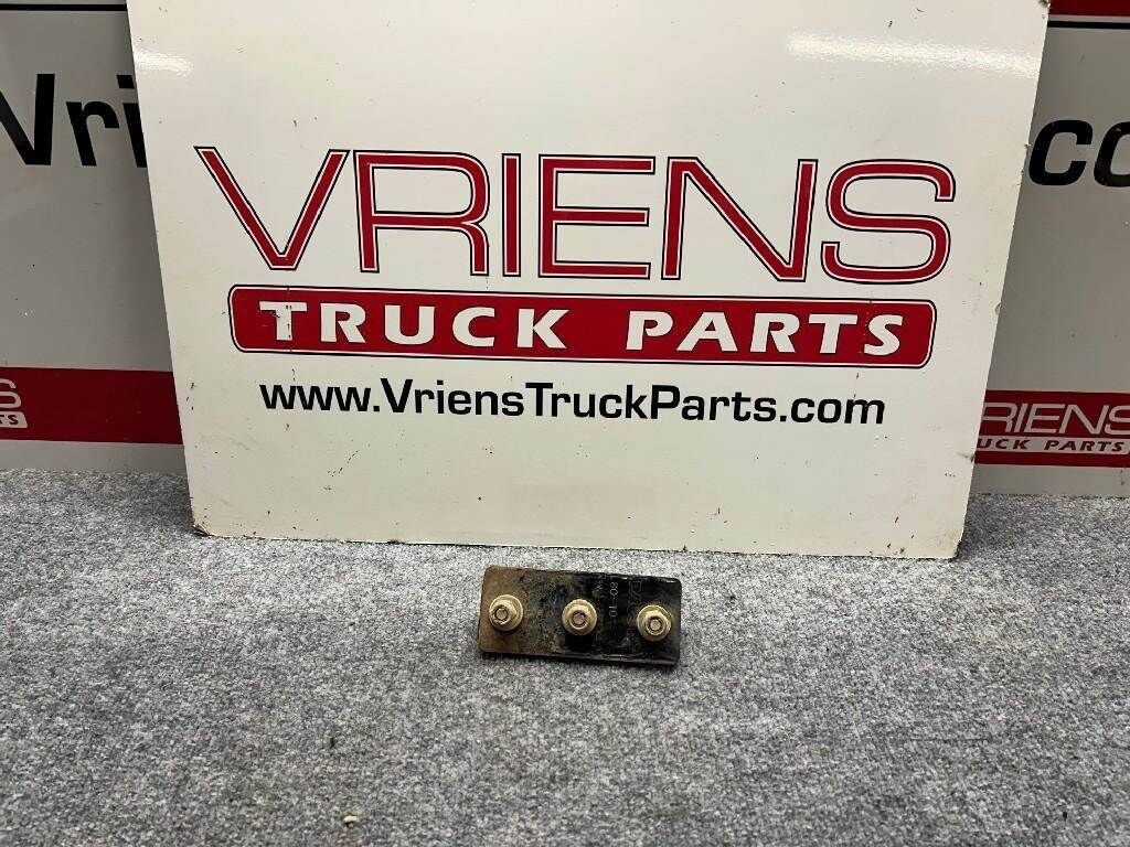 L80-6044 SPACER-HOOD AERO RECTANGULAR