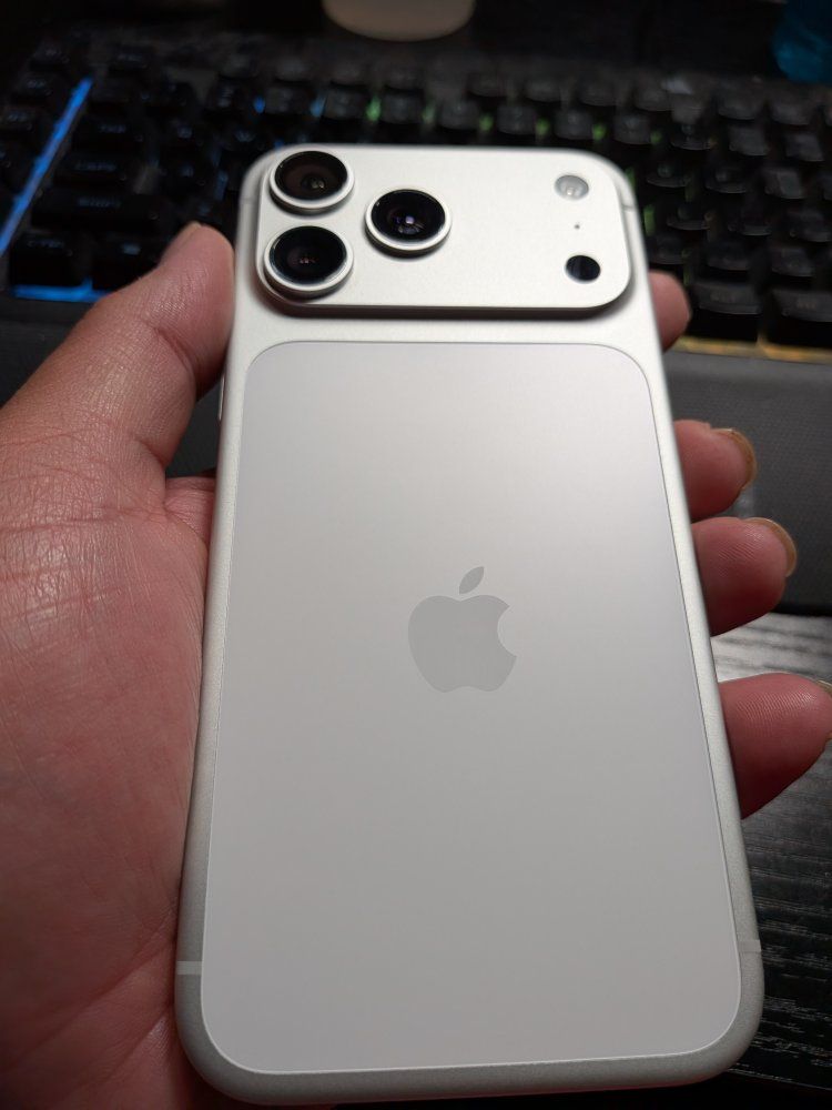 unlocked iPhone 17 pro max 256 gb OBO