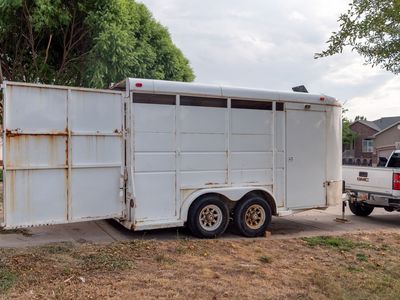 3-horse slant trailer