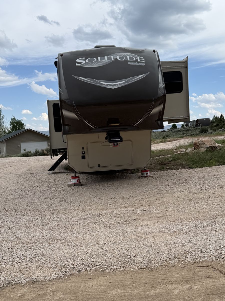 2016 Solitude ST369RL Grand Design 5th Wheel RV - 3 Slides, King Bed, Washer/Dryer