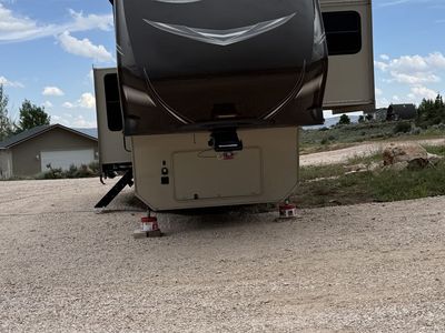 2016 Solitude ST369RL Grand Design 5th Wheel RV - 3 Slides, King Bed, Washer/Dryer