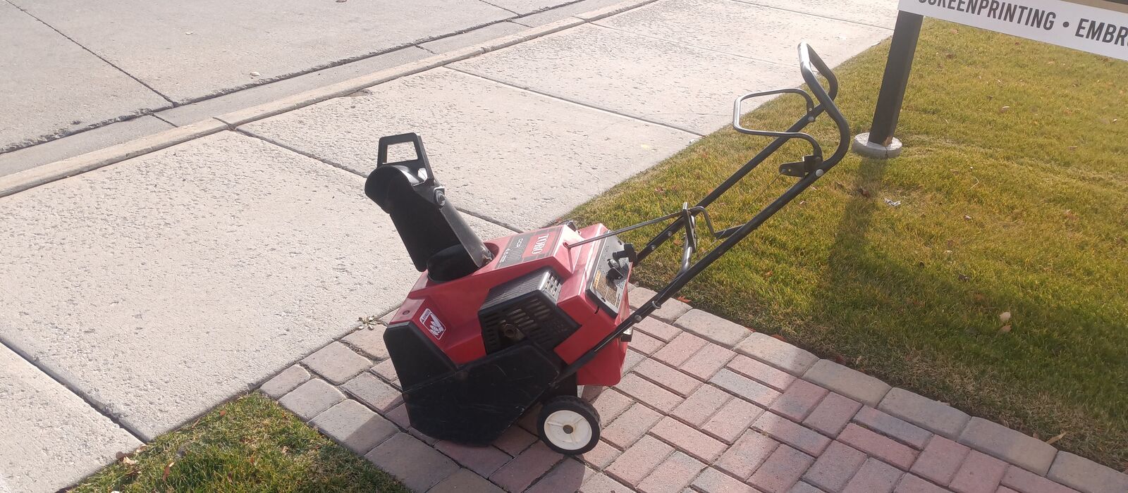 TORO CCR2000 SNOW BLOWER.